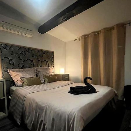 Appartement Charme Urbain Sous Les Toits-Terrasse/Clim/Parking à Béziers Extérieur photo