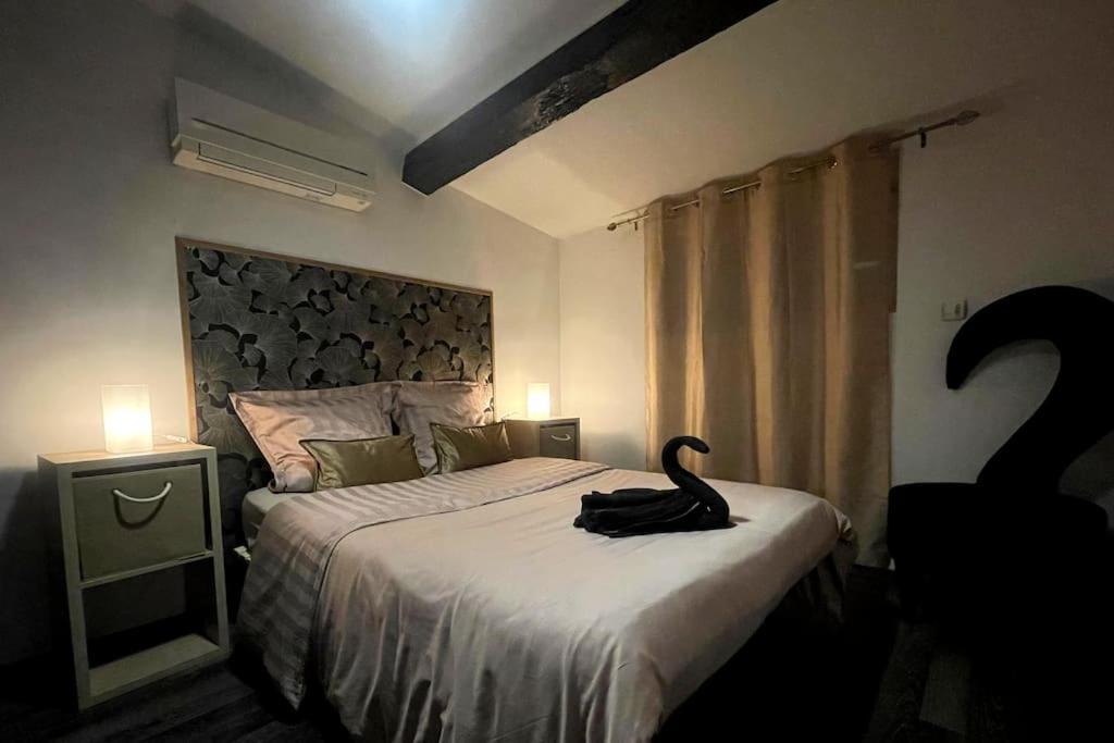 Appartement Charme Urbain Sous Les Toits-Terrasse/Clim/Parking à Béziers Extérieur photo
