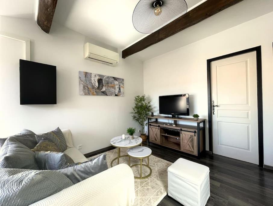 Appartement Charme Urbain Sous Les Toits-Terrasse/Clim/Parking à Béziers Extérieur photo